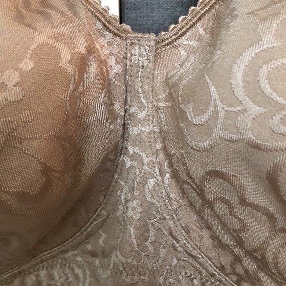 Playtex 18Hr Bra SZ 40E (DD) Beige Tan Nude - Picture 3 of 9